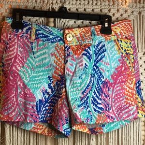 Lilly Pulitzer The Callahan Shorts - ELECTRIC FEELS SHORTS. Size 2.